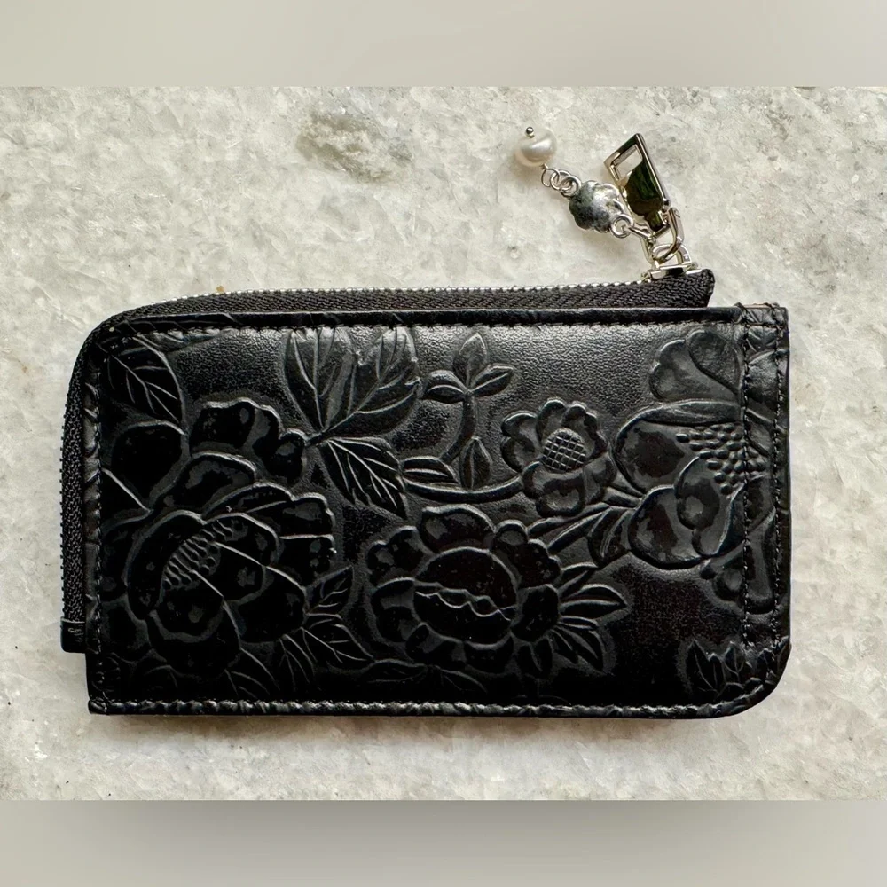 New Women’s Black Tooled Faux Leather Roses Multi Slot Zip Card Holder Wallet - Picture 8 of 8